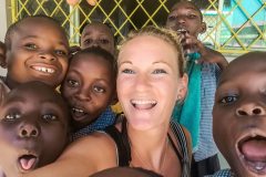 Fotoserie Kenia Selfie mit kenianischen Kindern